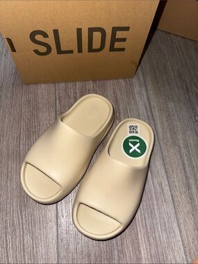 NWT Authentic Yeezy Slides Boys 13